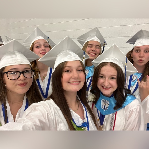 Meet your Posher, Cenora - Picture 2 of 4